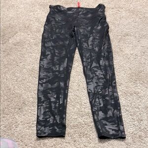 Spanx Leggings Camo Faux Leather Shaping Stretchy Gray Size L Petite